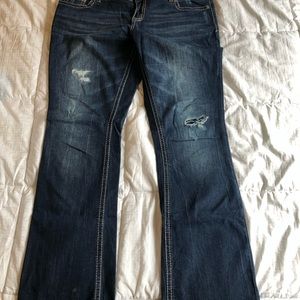Maurices jeans